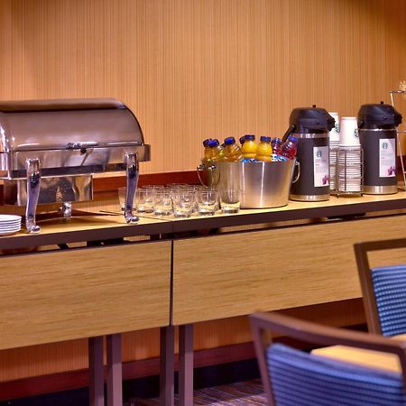 Courtyard By Marriott Kansas City Shawnee Exterior photo
