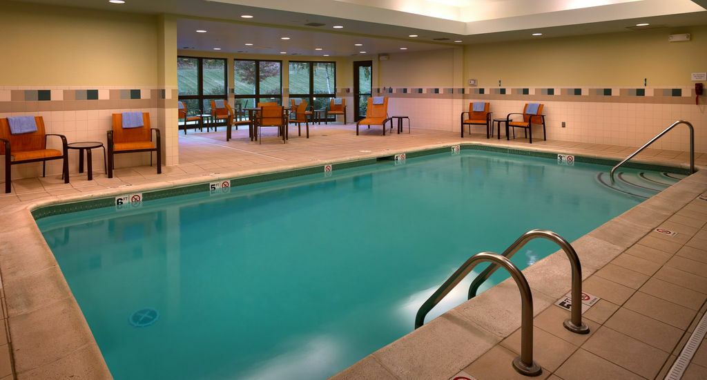 Courtyard By Marriott Kansas City Shawnee Exterior photo