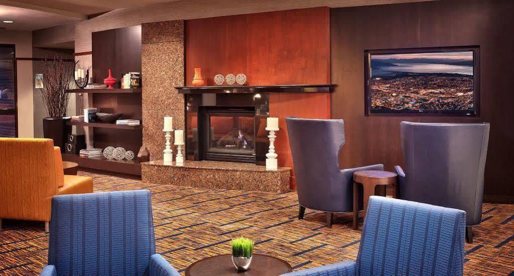 Courtyard By Marriott Kansas City Shawnee Exterior photo