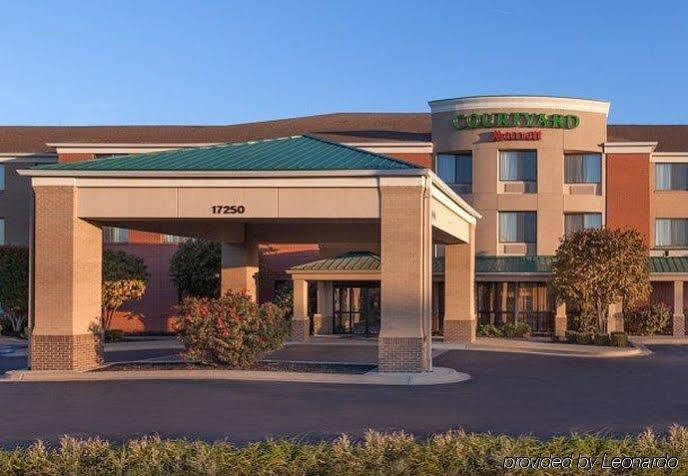 Courtyard By Marriott Kansas City Shawnee Exterior photo